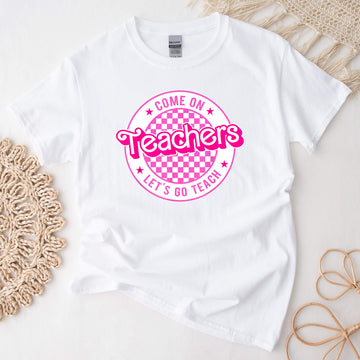 First Day of School Barbie Themed Checkerboard Come on Teachers Let’s Go Teach Women’s Graphic Print T-Shirt