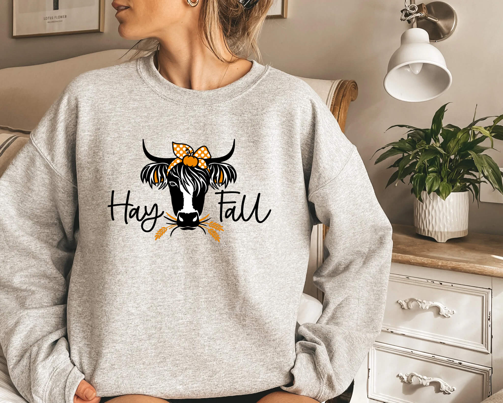 Fall Hay Fall Cow Women's Graphic Print T-Shirt