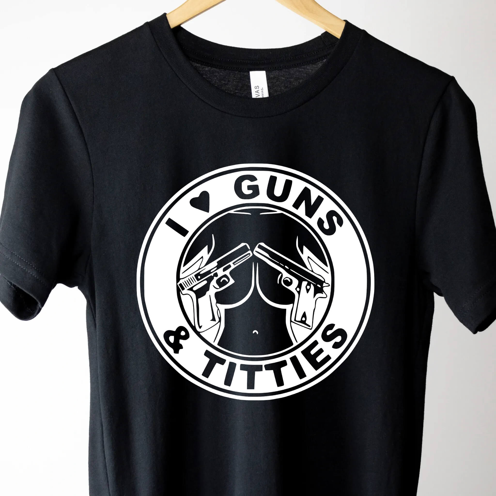 Father's Day - I Love Guns & Titties Funny Men's Graphic Print T-shirt