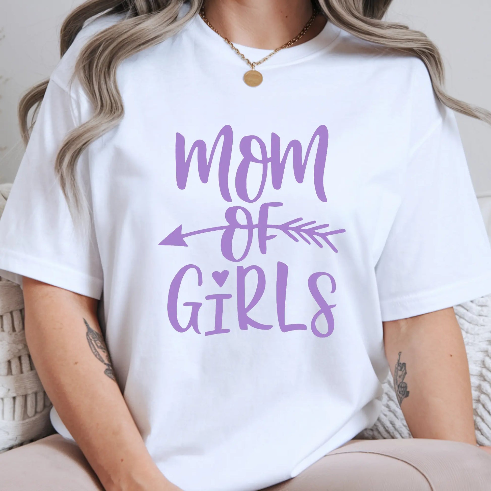 Mom of Girls Customizable Color Choice, DTF Women's Graphic Print T-Shirt - TrendyCustomApparel™