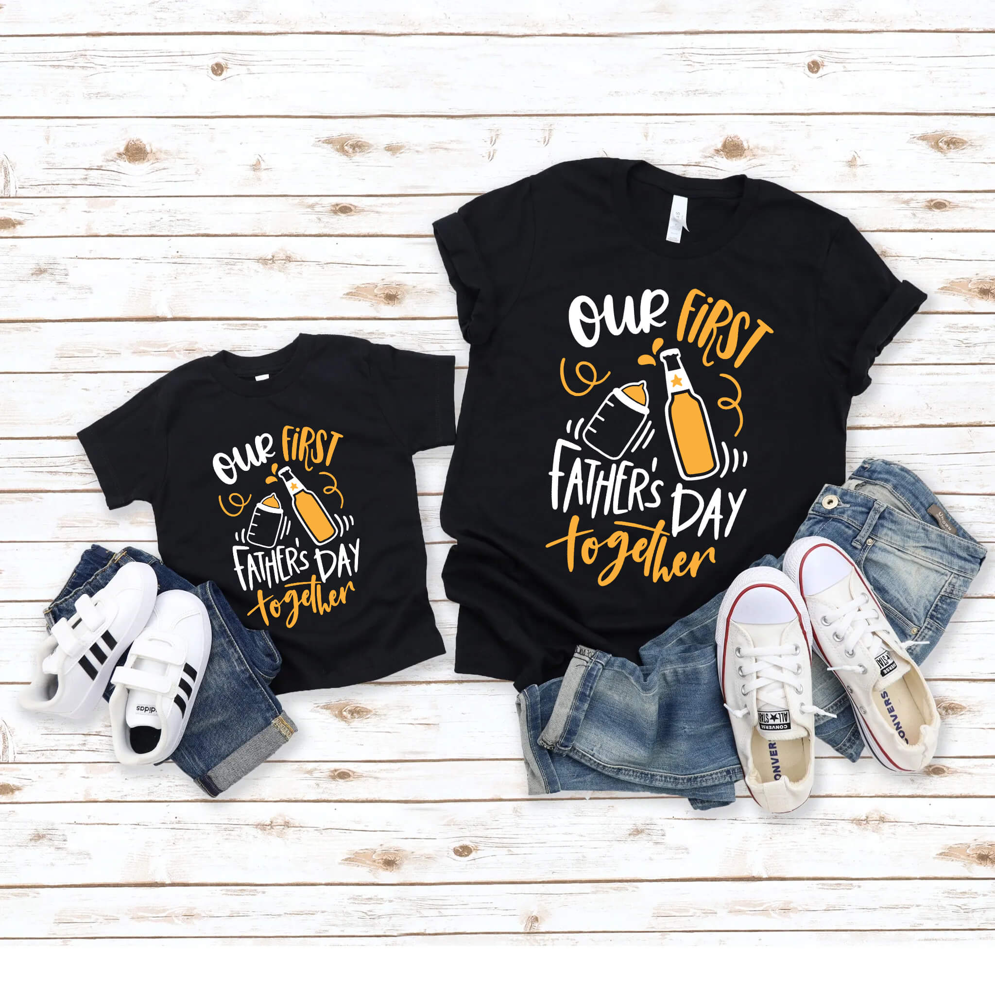 Nuestro primer día del padre a juego cerveza divertida bebiendo Daddy &amp; Me camiseta para hombre