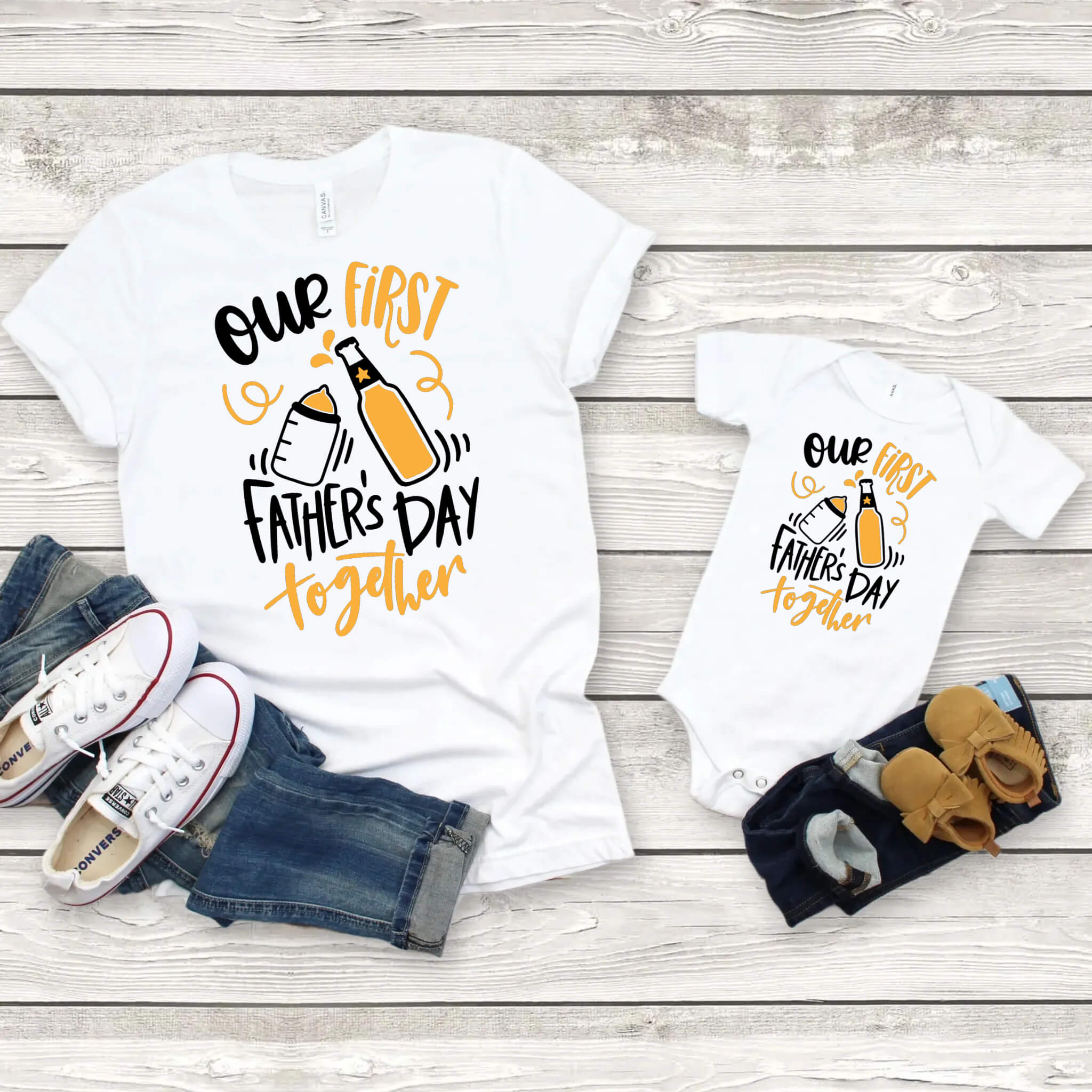 Nuestro primer día del padre a juego cerveza divertida bebiendo Daddy &amp; Me camiseta para hombre