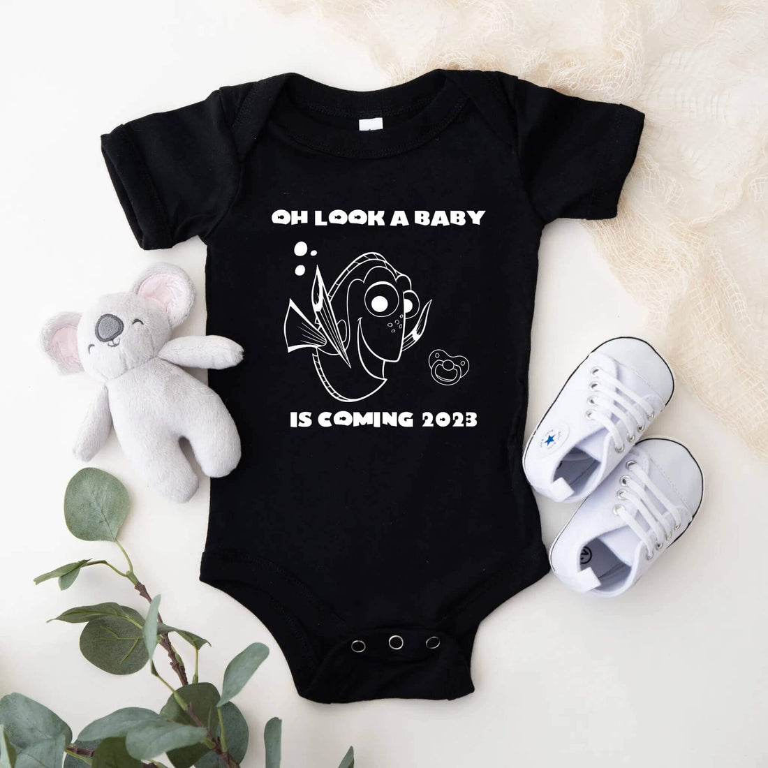 Anuncio de embarazo personalizado, Oh, mira, viene un bebé, papá, abuela, abuelo, tía, futuro tío, bajo el mar, simplemente sigue nadando, anuncio de bebé personalizado Onesie, anuncio de redes sociales, anuncio de bebé en caja de regalo