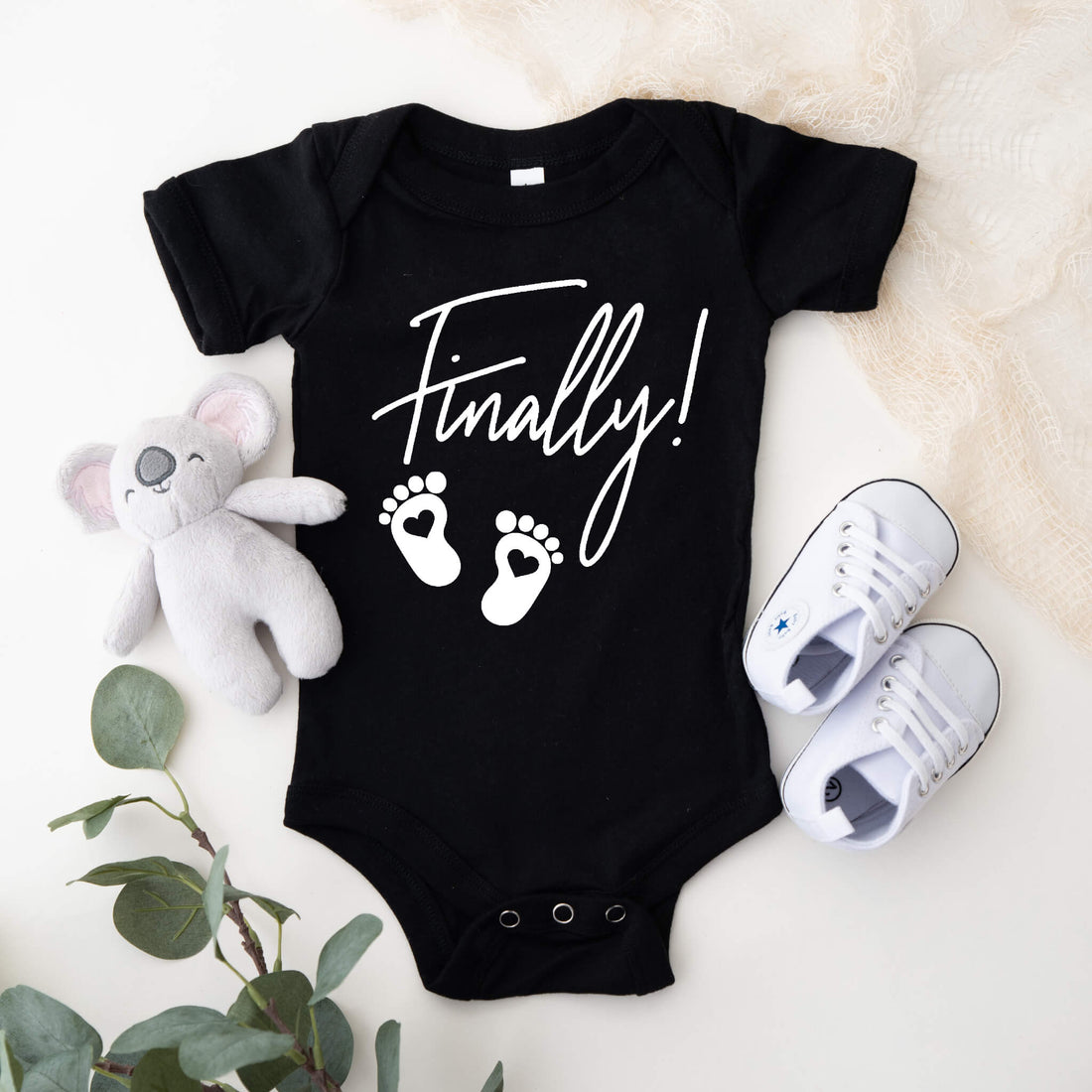 Anuncio de embarazo personalizado, finalmente, papá, abuela, abuelo, tía, futuro tío, anuncio de bebé personalizado Onesie