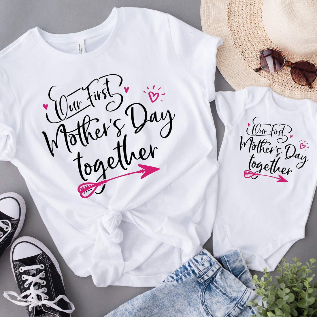 Nuestra primera camiseta para mujer con gráfico a juego del día de la madre Mommy &amp; Me